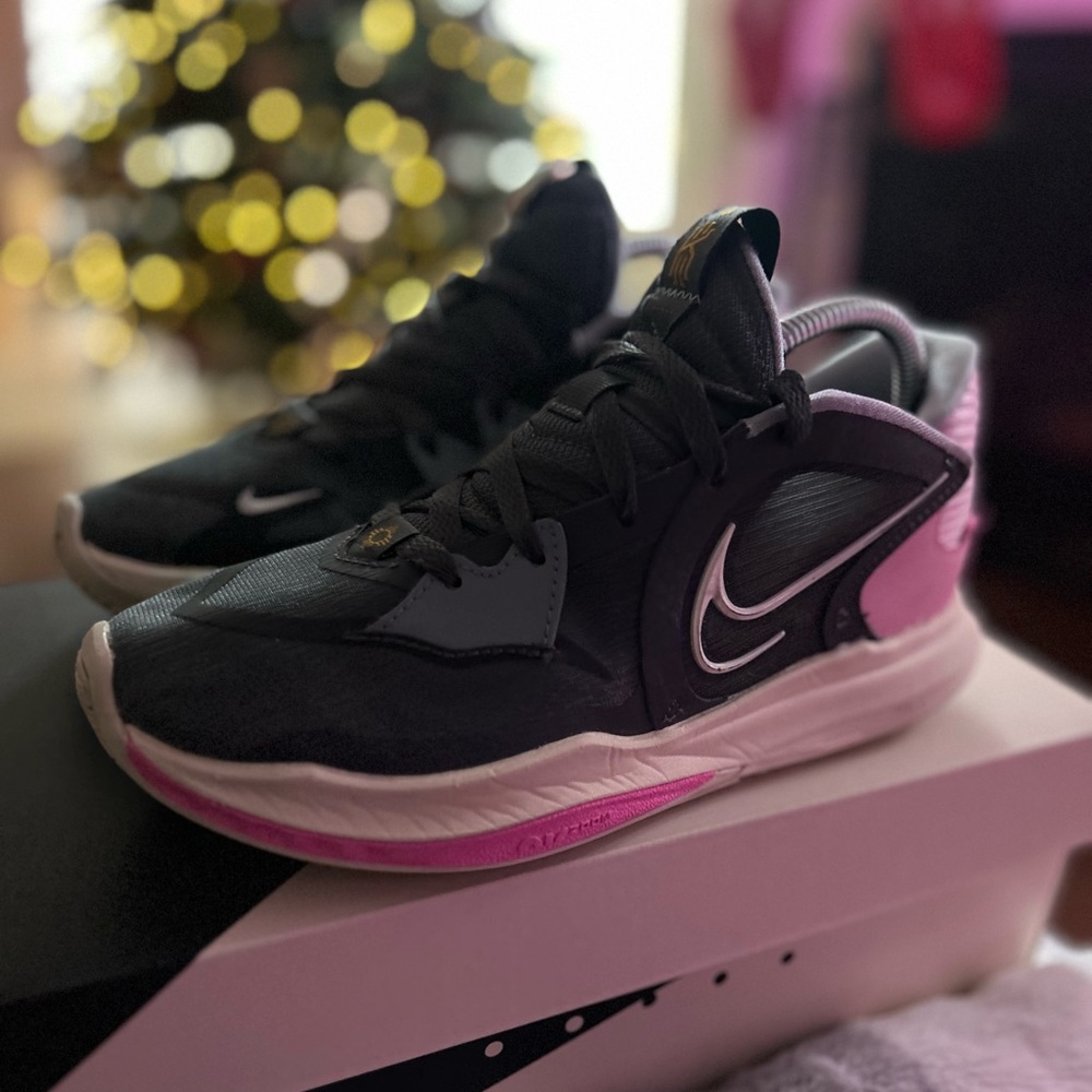 Nike Kyrie Low 5 sz 7